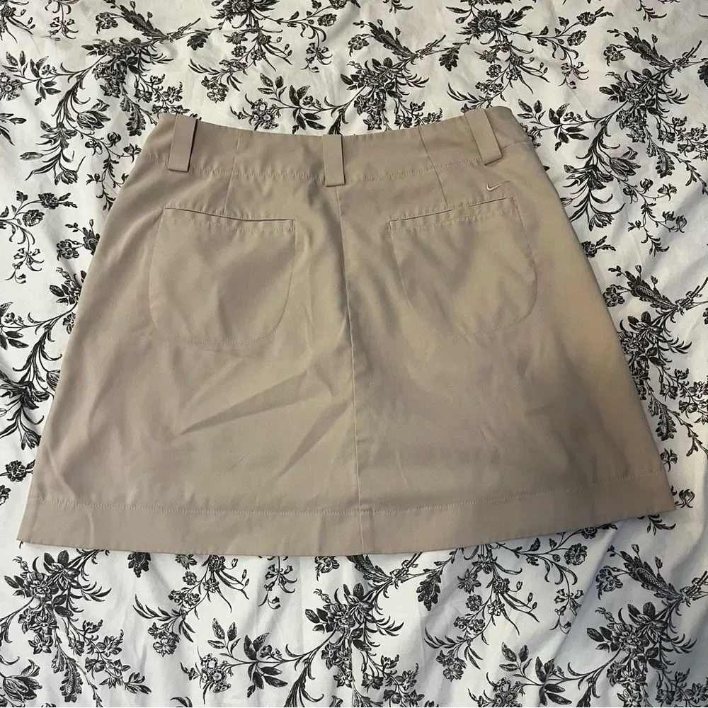 Nike Golf Tennis skirt Dri fit size 8 khaki